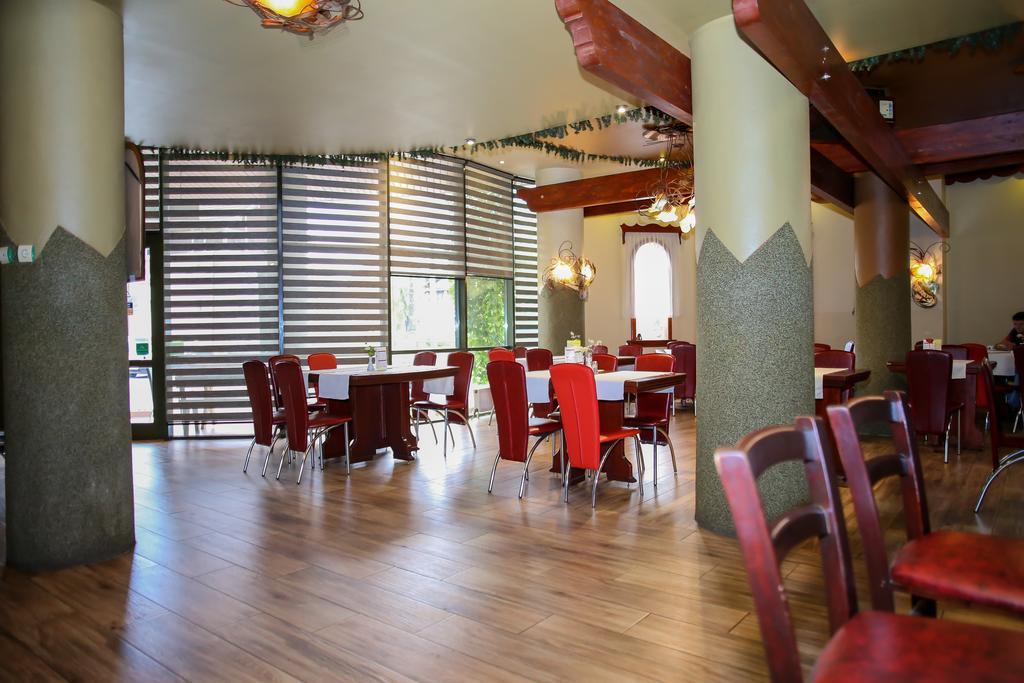 Hotel Silva Dornavátra Kültér fotó