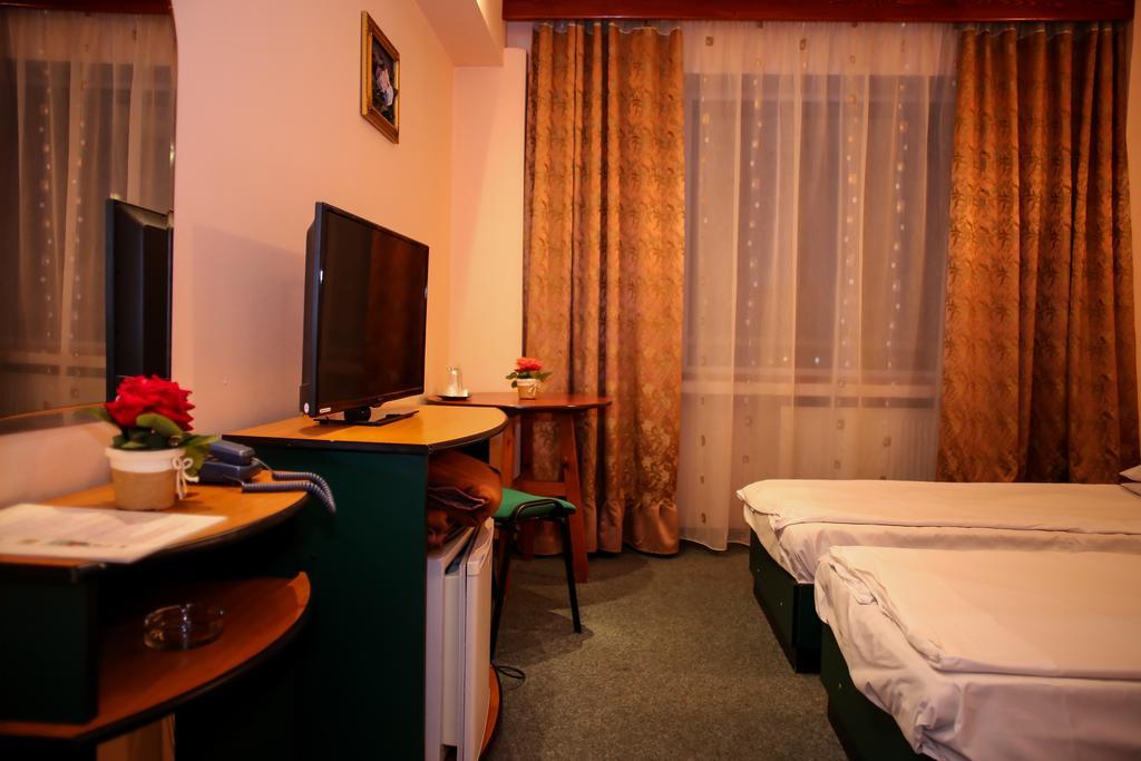 Hotel Silva Dornavátra Kültér fotó