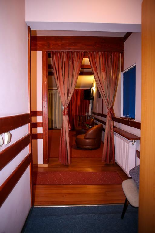 Hotel Silva Dornavátra Kültér fotó