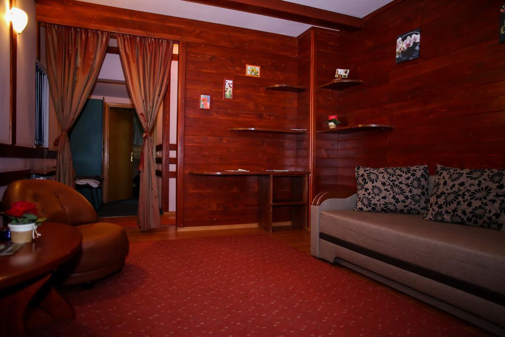 Hotel Silva Dornavátra Kültér fotó