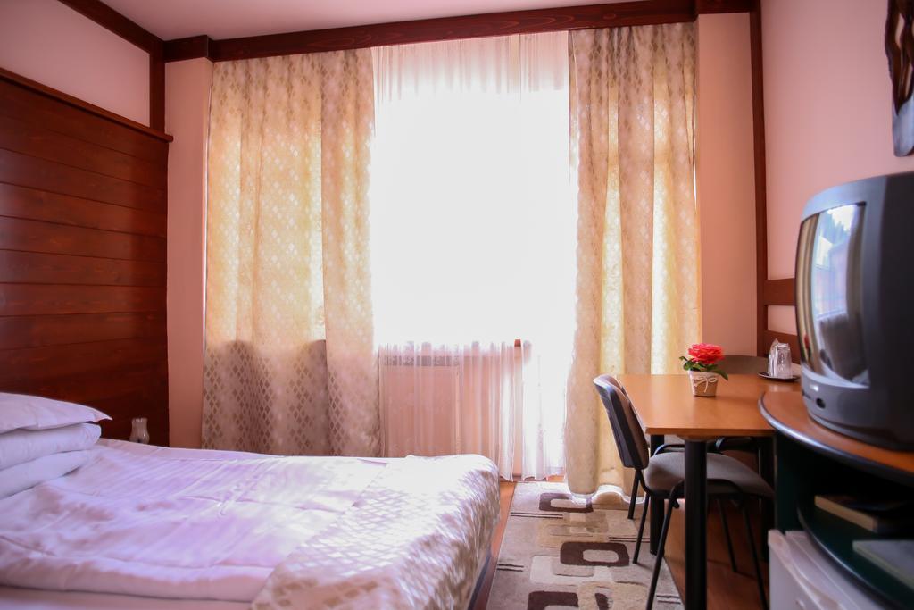 Hotel Silva Dornavátra Kültér fotó